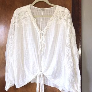 Linen white 3/4 length tie waist shirt